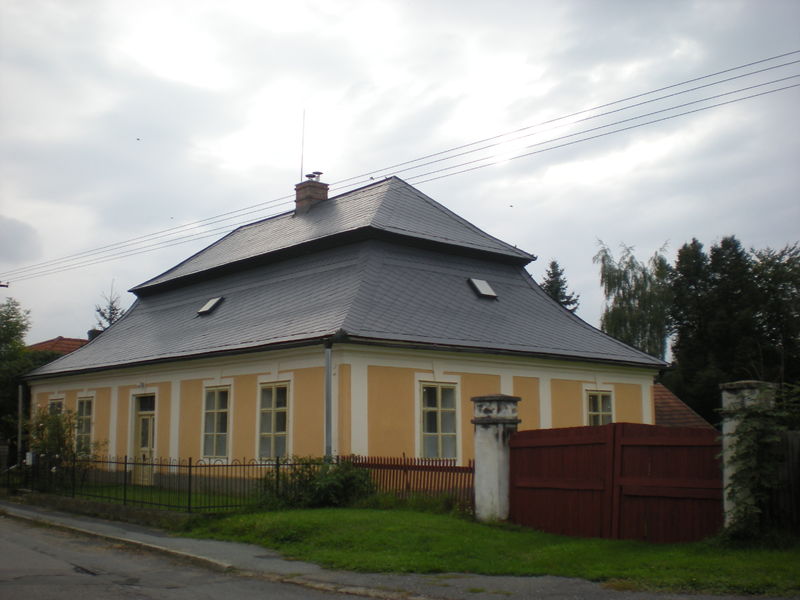 Soubor:Rectory Vlkanec.JPG