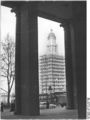 Bundesarchiv Bild 183-43015-0004, Berlin, Bau Karl-Marx-Allee, Hochhaus Bersarinplatz.jpg