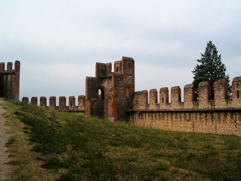 Soubor:Castello Soave 30-08-07 04.jpg