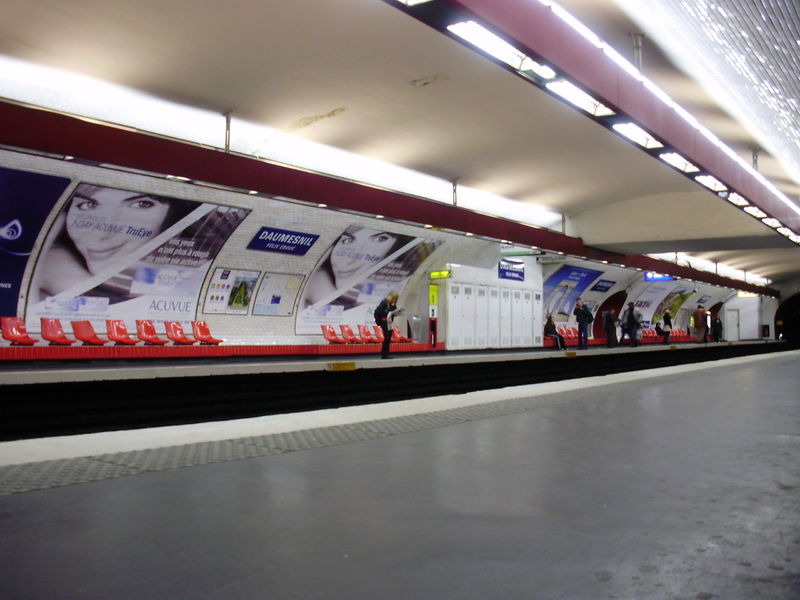 Soubor:Daumesnil FE métro L6.jpg