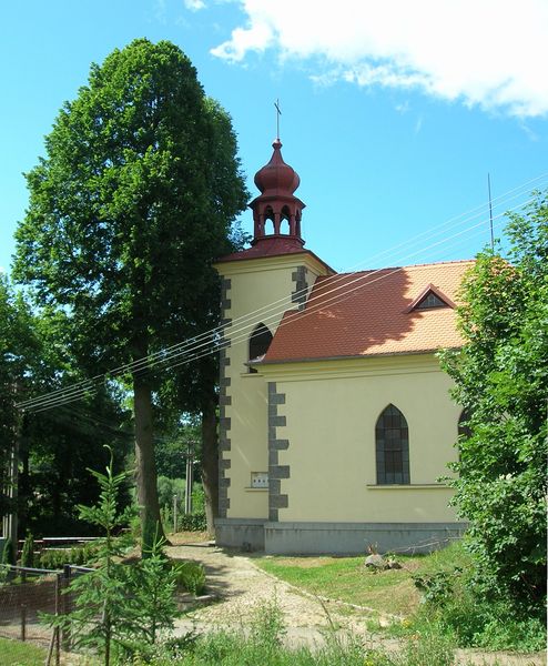 Soubor:Trebic sokoli kostelik.jpg