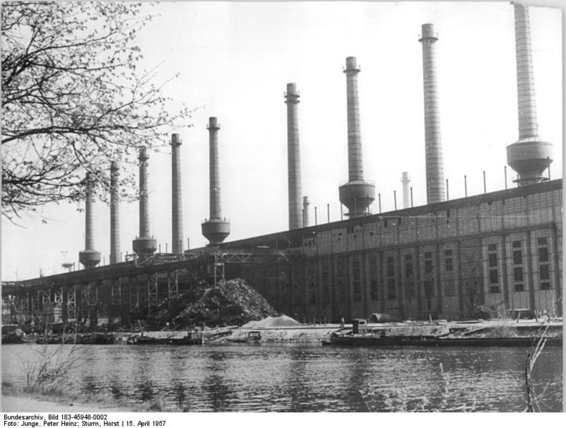 Soubor:Bundesarchiv Bild 183-45948-0002, VEB Stahl- und Walzwerk Brandenburg-Havel.jpg