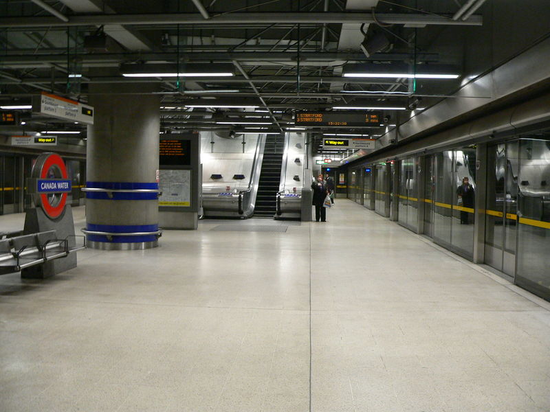 Soubor:CanadaWater-Jubileeplatforms2.jpg