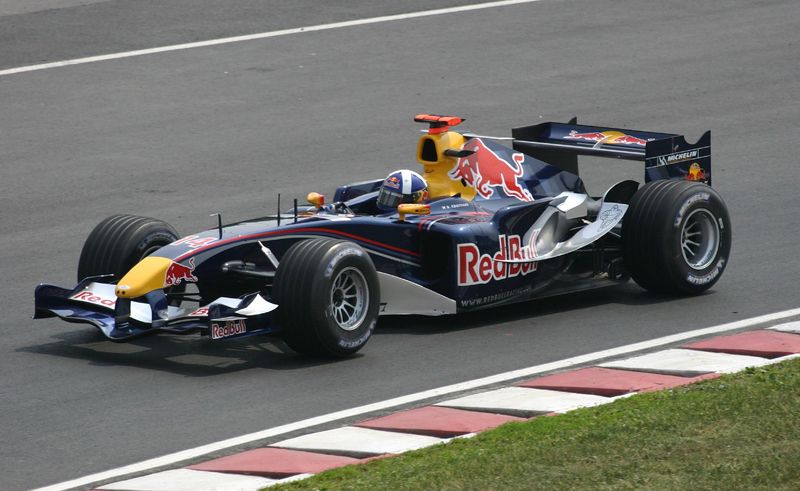 Soubor:Coulthard RedBull Canada2005.jpg