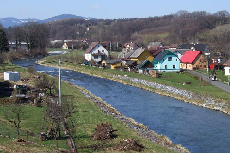 Soubor:Bělá Jesenická (Biela) - Mikulovice.jpg