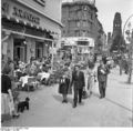 Bundesarchiv B 145 Bild-F002774-0008, Berlin, Café Kranzler.jpg