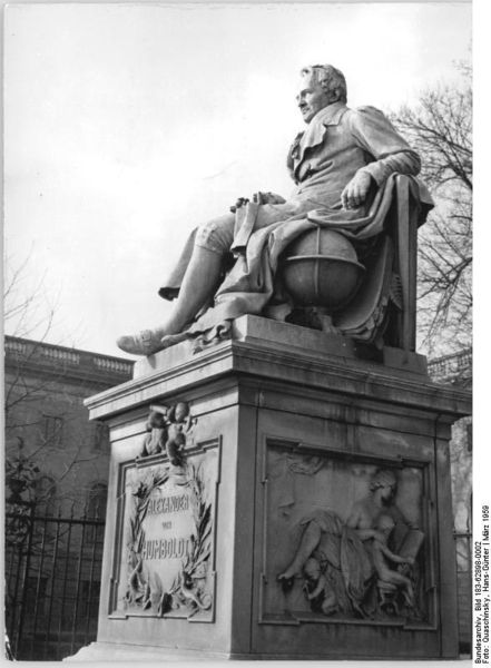 Soubor:Bundesarchiv Bild 183-62898-0002, Berlin, Denkmal Alexander von Humboldt.jpg