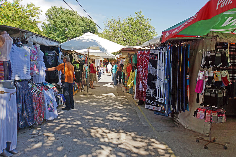 Soubor:Croatia-01140-Market of Trogir-DJFlickr.jpg