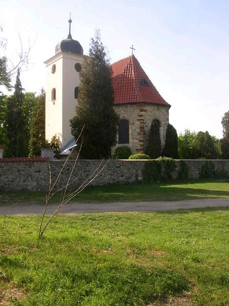 Soubor:Levy Hradec CZ St Clement church SE side.JPG