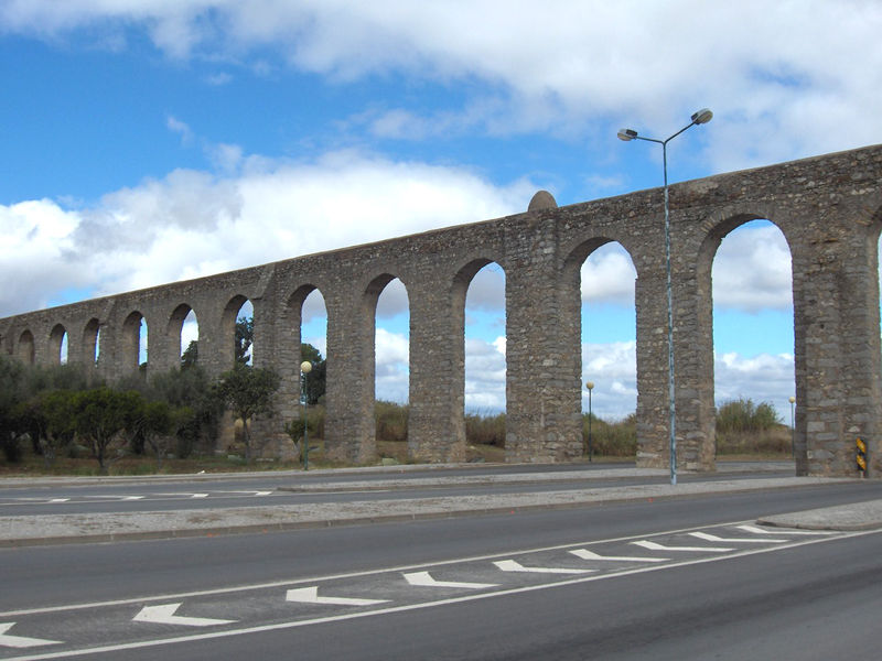 Soubor:Evora.aqueduct.jpg