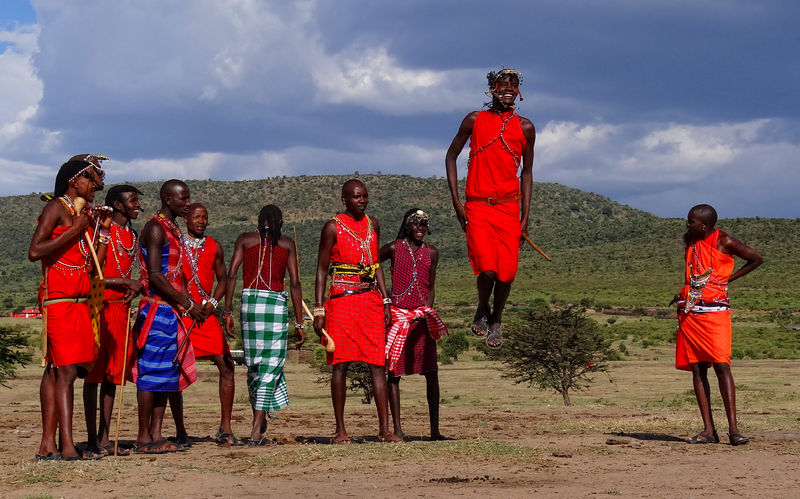 Soubor:Mara-Young-Men-Jumping-2012.jpg