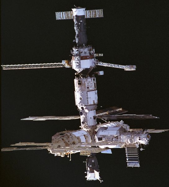 Soubor:Mir from STS-74.jpg