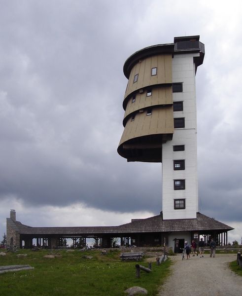 Soubor:Poledník (rozhledna).jpg