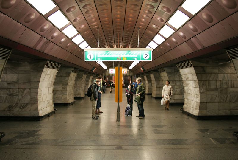 Soubor:Praha Metro Flora.jpg