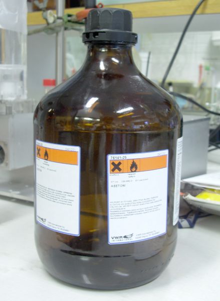 Soubor:Acetone1.jpg