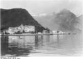 Bundesarchiv N 1572 Bild-1925-125, Polarfahrt Dampfer "München", Balholmen, Hotel Kvikne.jpg