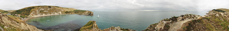 Soubor:Lulworth Cove, UK 360° Panorama.jpg