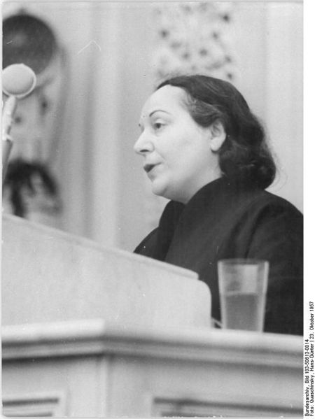 Soubor:Bundesarchiv Bild 183-50613-0014, Berlin, SED-Kulturkonferenz, Lea Grundig.jpg