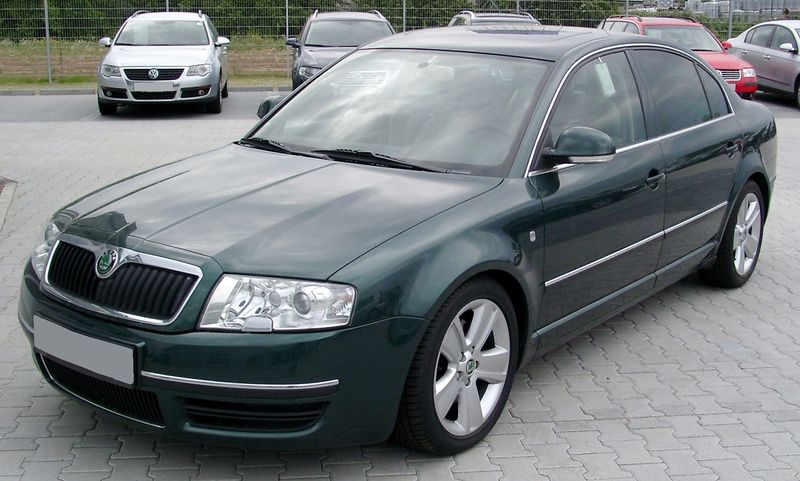 Soubor:Skoda Superb front 20080524.jpg