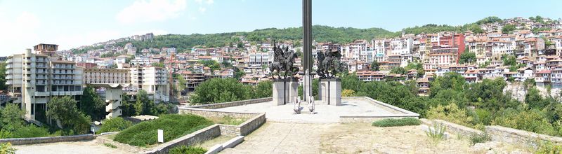 Soubor:Veloko Tarnovo-Panorama.jpg