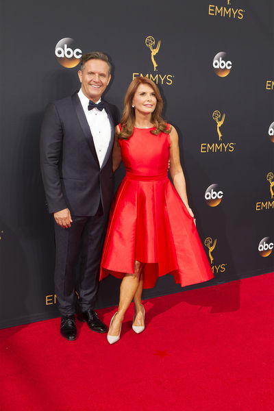 Soubor:68th Emmy Awards Flickr43p07.jpg