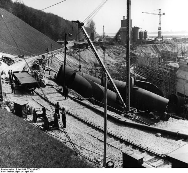 Soubor:Bundesarchiv B 145 Bild-F004299-0005, Geesthacht, Rohbau Pumpspeicherwerk.jpg