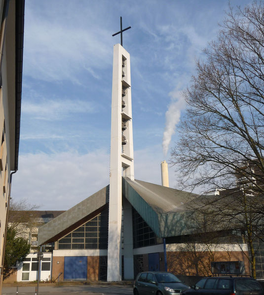 Soubor:Heilig Kreuzkirche Ludwigshafen 01.jpg