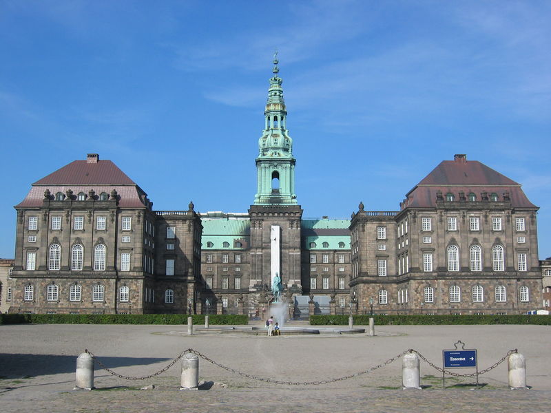 Soubor:Christiansborg Slot.jpg