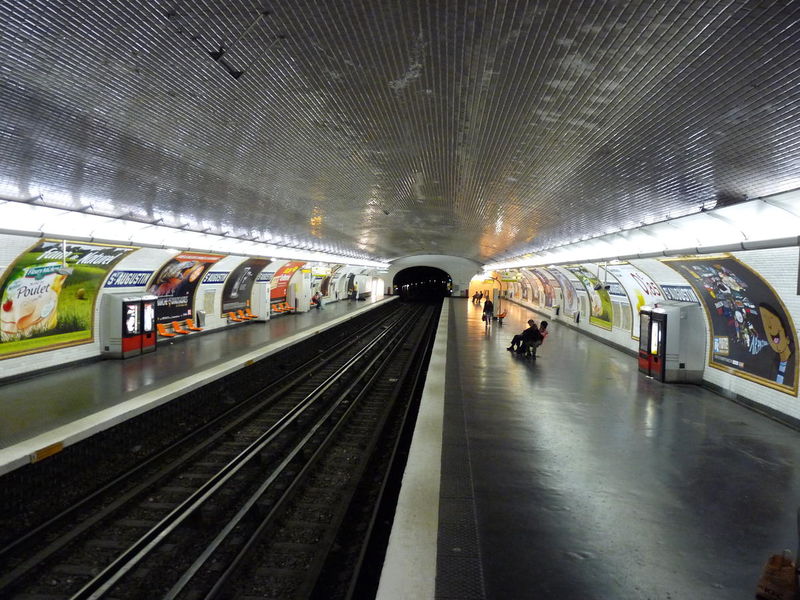 Soubor:Paris metro st augustin.jpg