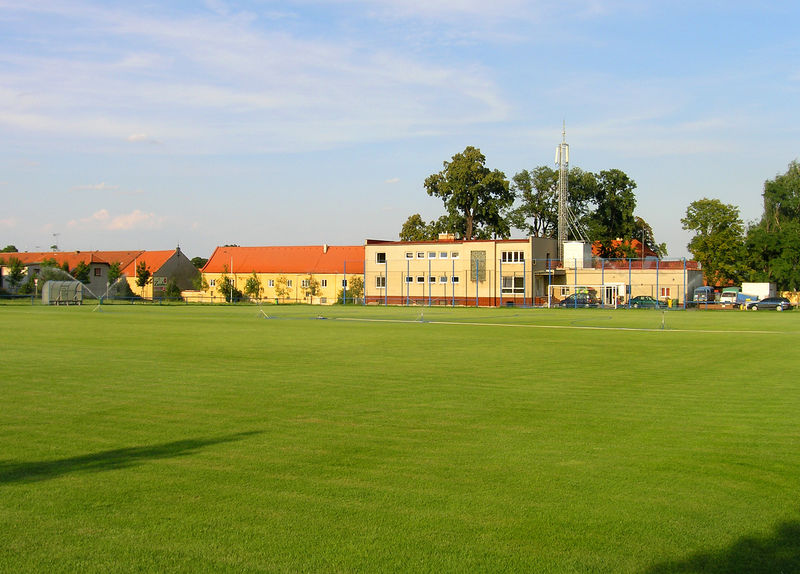 Soubor:Soocer Pitch, Prague Březiněves.jpg