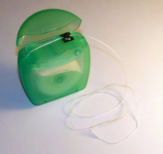 Soubor:Dental floss (whole).jpg