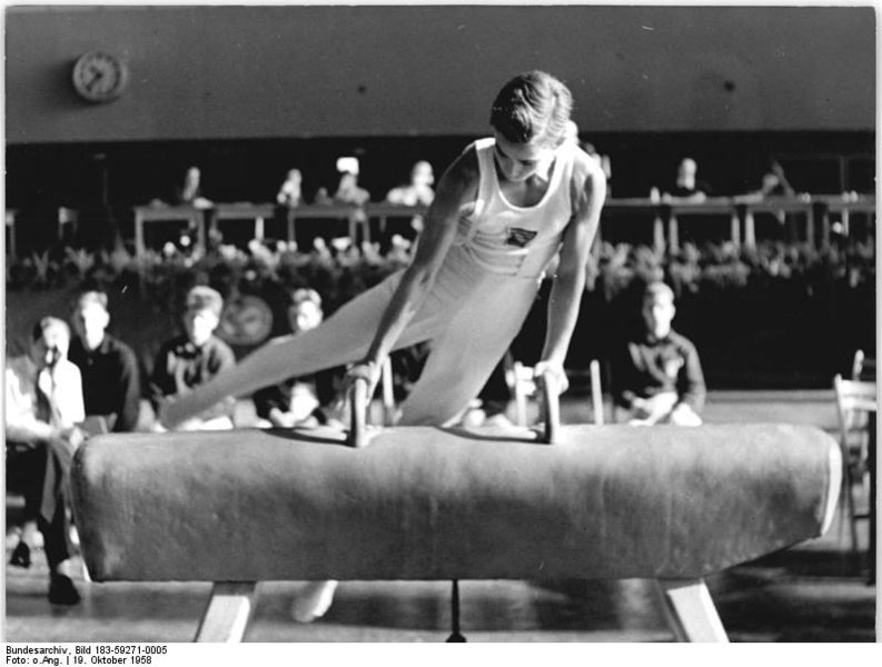 Soubor:Bundesarchiv Bild 183-59271-0005, Nachwuchsturner Klaus Köste.jpg