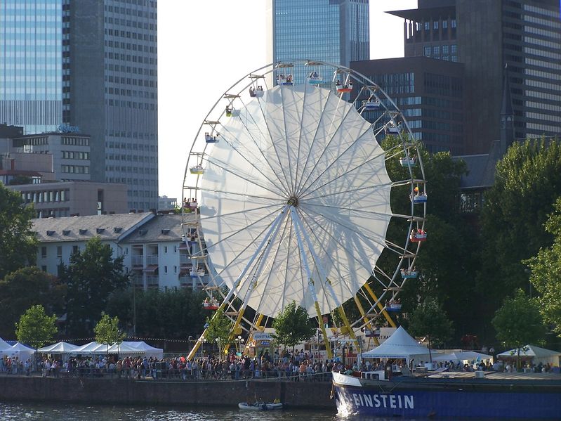 Soubor:Museumsuferfest 2005 - Riesenrad.jpg