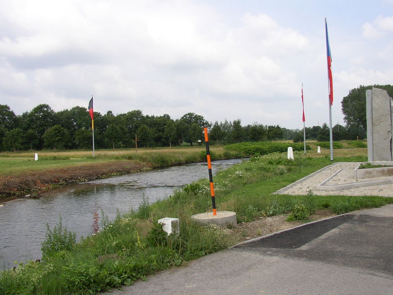 Soubor:Dreiländereck Deutschland - Polen - Tschechien.JPG