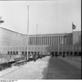 Bundesarchiv B 145 Bild-F001298-0006, Berlin, Flughafen Tempelhof.jpg