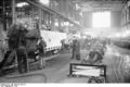 Bundesarchiv Bild 101I-635-3965-32, Panzerfabrik in Deutschland.jpg
