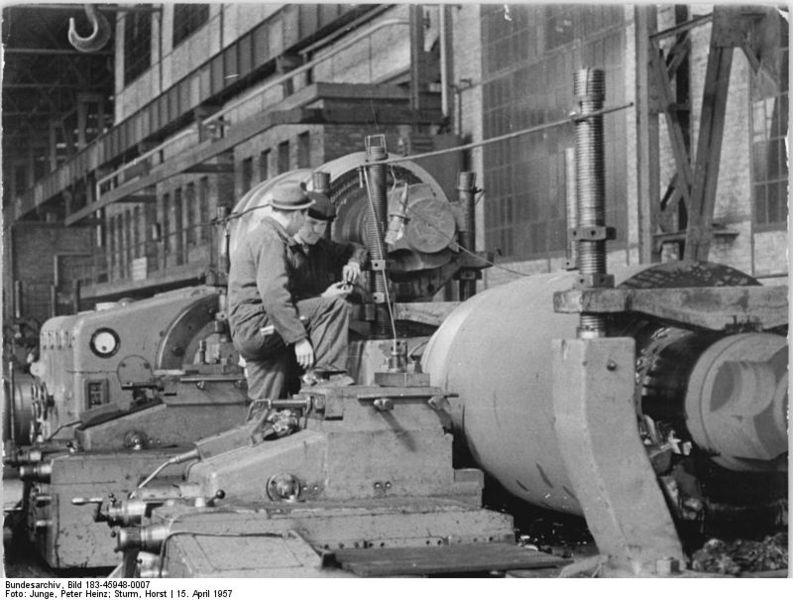 Soubor:Bundesarchiv Bild 183-45948-0007, VEB Stahl- und Walzwerk Brandenburg-Havel.jpg