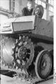 Bundesarchiv Bild 101I-635-3965-19, Panzerfabrik in Deutschland.jpg