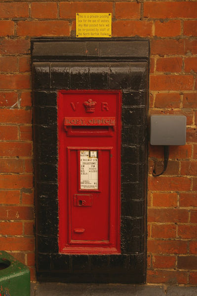 Soubor:"Private" Victorian postbox, Sheringham - geograph.org.uk - 931318.jpg