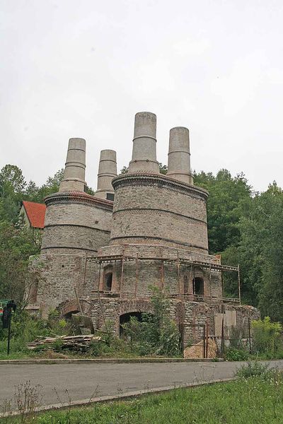 Soubor:Vápenka ve Velké Chuchli.jpg