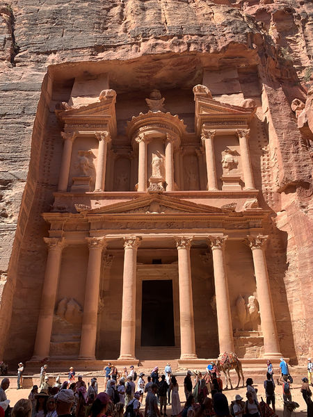 Soubor:The Petra Treasury-October-2023-Flickr.jpg