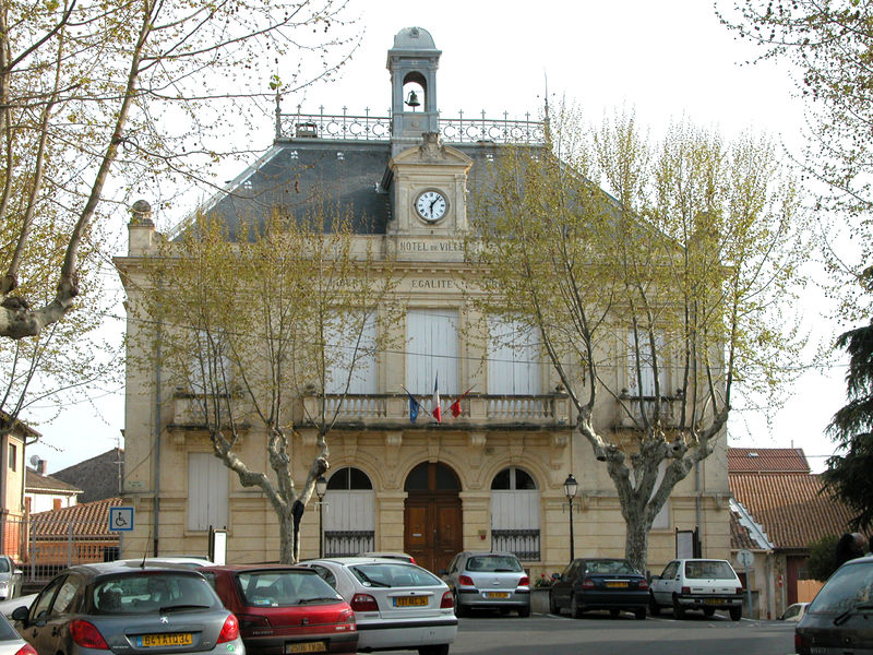 Soubor:Mairie Cazouls.jpg