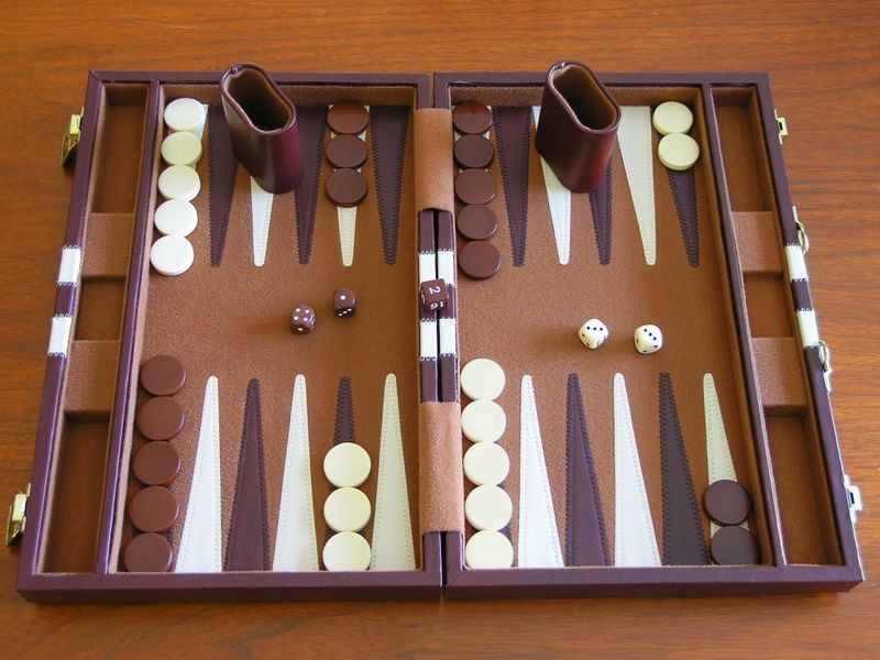 Soubor:Backgammon board.jpg