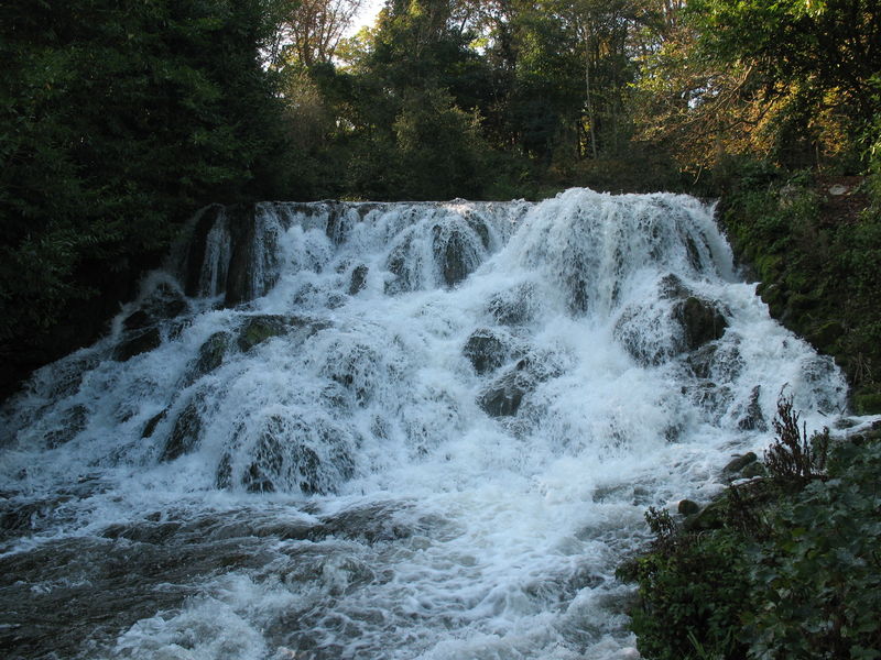 Soubor:Blenheim cascade.jpg