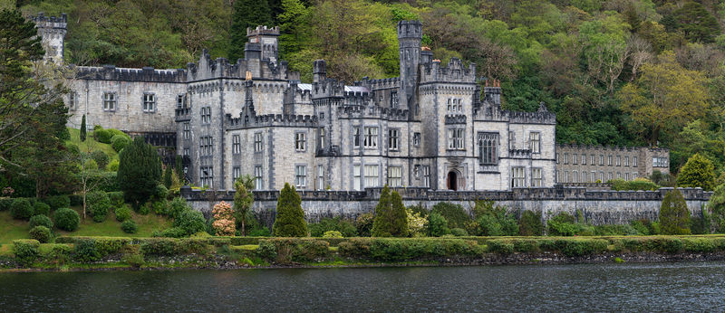 Soubor:Kylemore Abbey - Castle.jpg