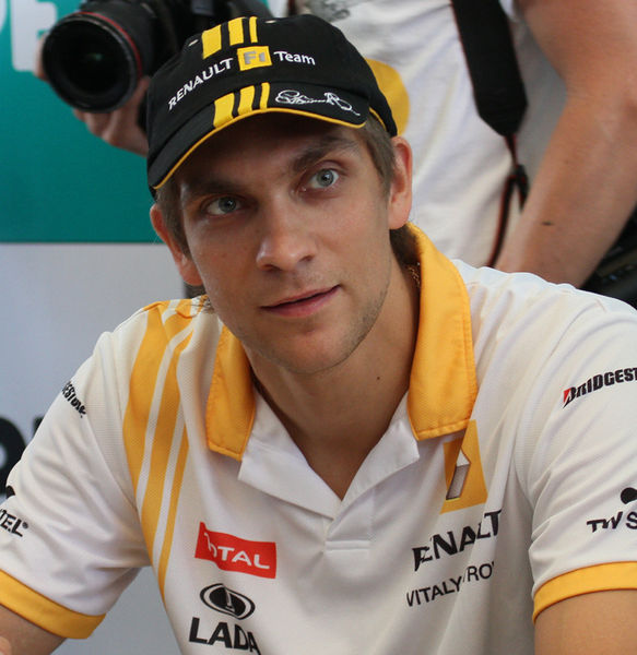 Soubor:Vitaly Petrov 2010 Malaysia.jpg