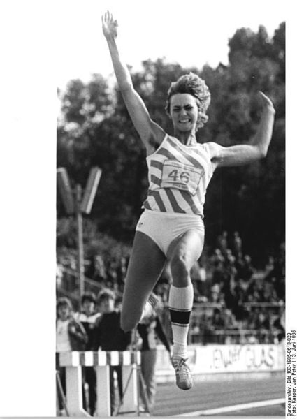 Soubor:Bundesarchiv Bild 183-1985-0613-020, Heike Drechsler.jpg