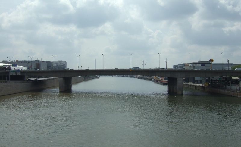 Soubor:Pont Amont.jpg