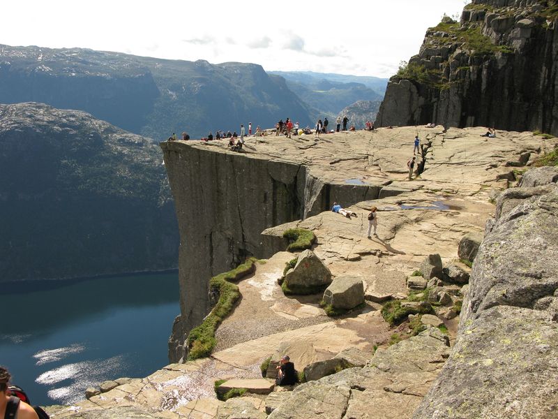 Soubor:Preikestolen 2.jpg