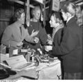 Bundesarchiv B 145 Bild-F002319-0008, Bonn, Katharinen-Weihnachtsmarkt.jpg